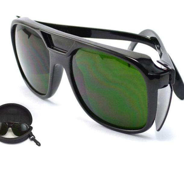 Grow Room Anti UV Glasses - Herboponics - Cutting Edge Hydroponics Setup For Everyone